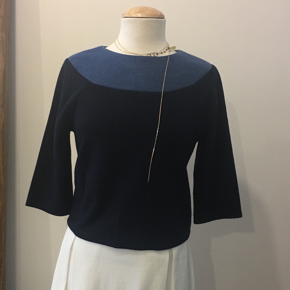 Blue and black 3/4 sleeve top